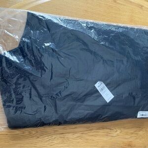 NWT *** Todd Snyder Men's cashmere turtleneck sweater. Navy, sz. XL Unopened.